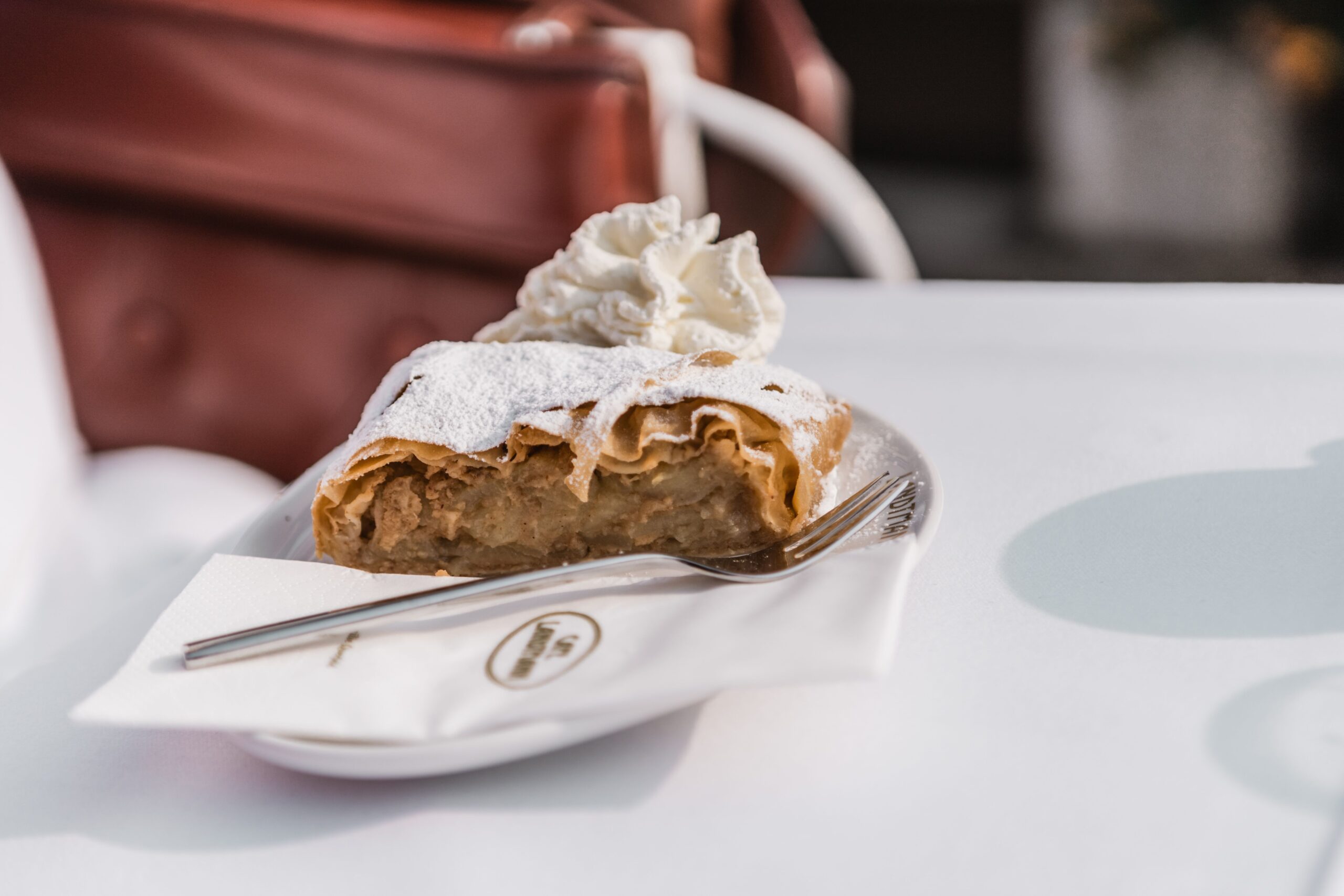 Kulinarische Stadtrundfahrt Wien im Elektro Oldtimer